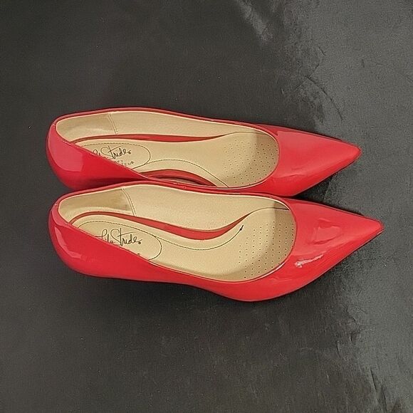 LIFETRIDE SOFT SYSTEM POINTED TOE GLOSSY LOW HEEL SLIP ON PUMP - Picture 5 of 14